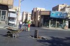 پاکسازی کانال‌های شهر توسط نیرو‌های خدمات شهری شهرداری/ شهروندان کرمانشاهی در صورت آب گرفتگی معابر با شماره ۱۳۷ تماس بگیرند