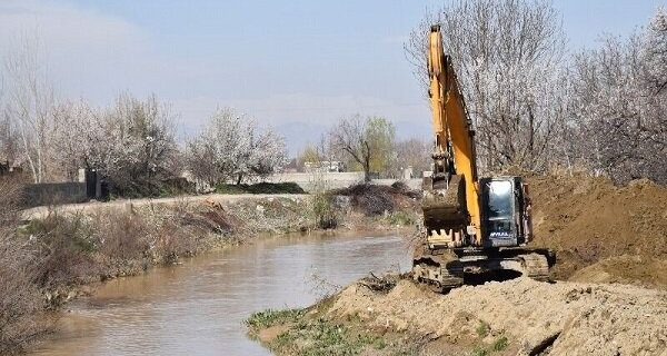 رودخانه‌های کرمانشاه برای جلوگیری از سیلاب لایروبی می‌شوند