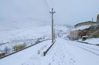 بارش برف در برخی محورهای پاوه به بیش از ۴۰ سانتی متر رسید
